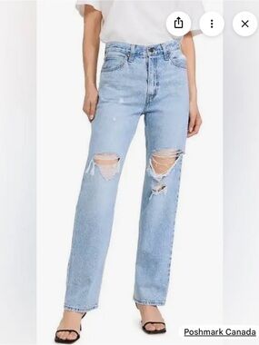 LEVI’S Light Blue Distrssed Jeans Premium Dad Jeans - size 25